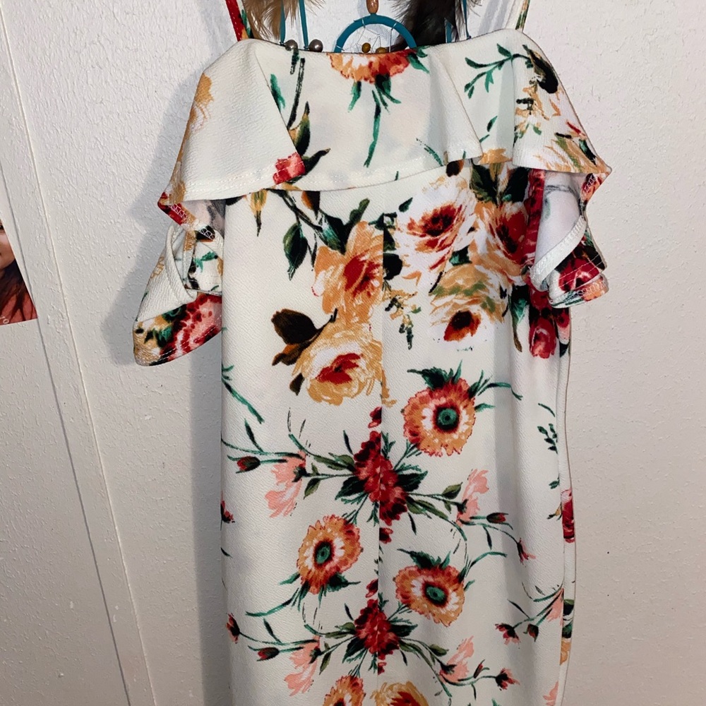 Dress - Picture 2 of 2
